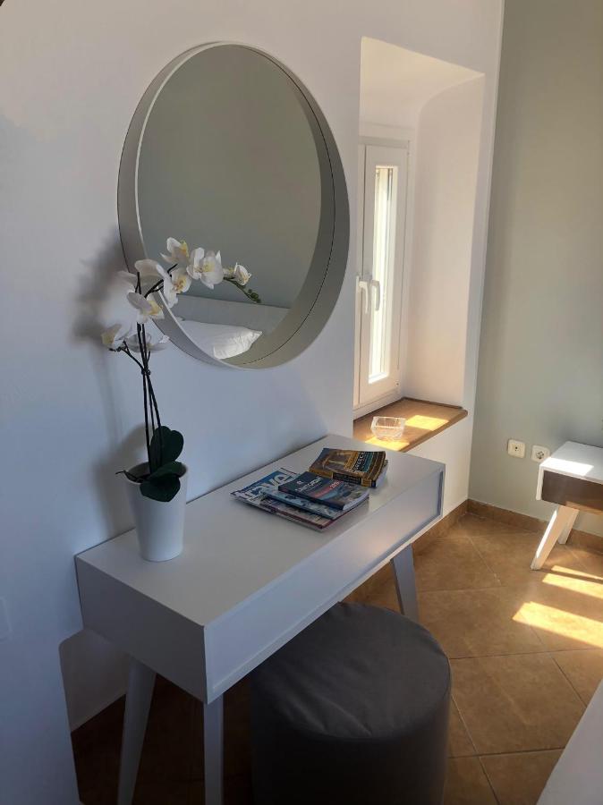 Amaryllis Suites Santorini Fira  Exteriör bild